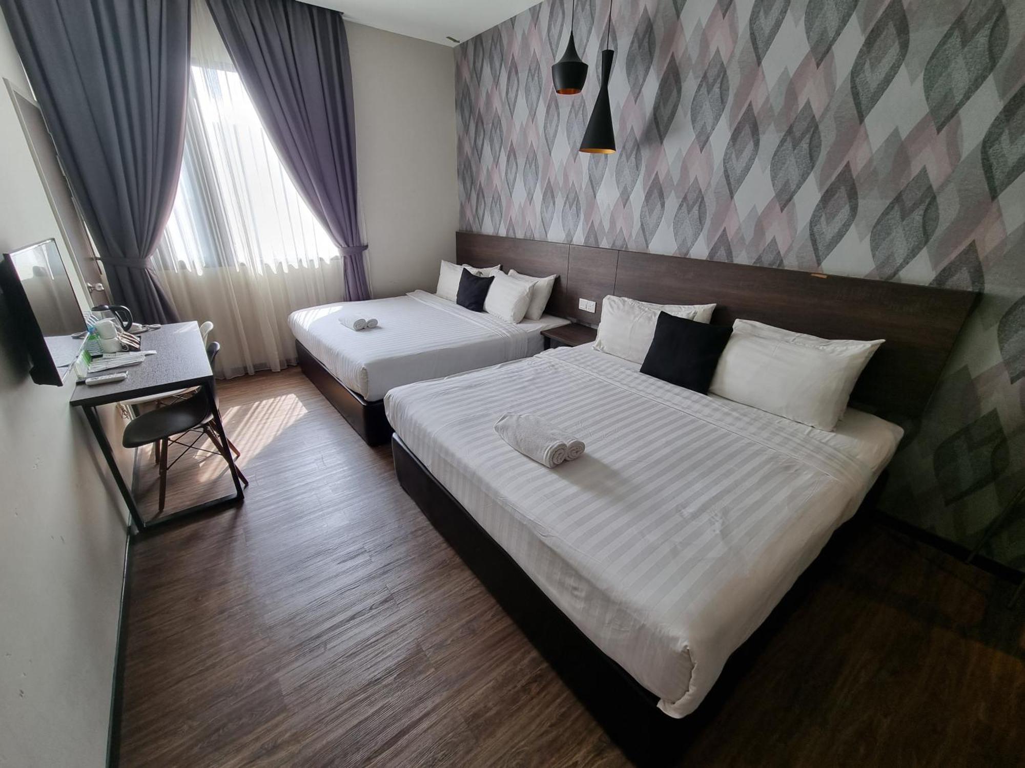 The Square Hotel Skudai Exterior photo