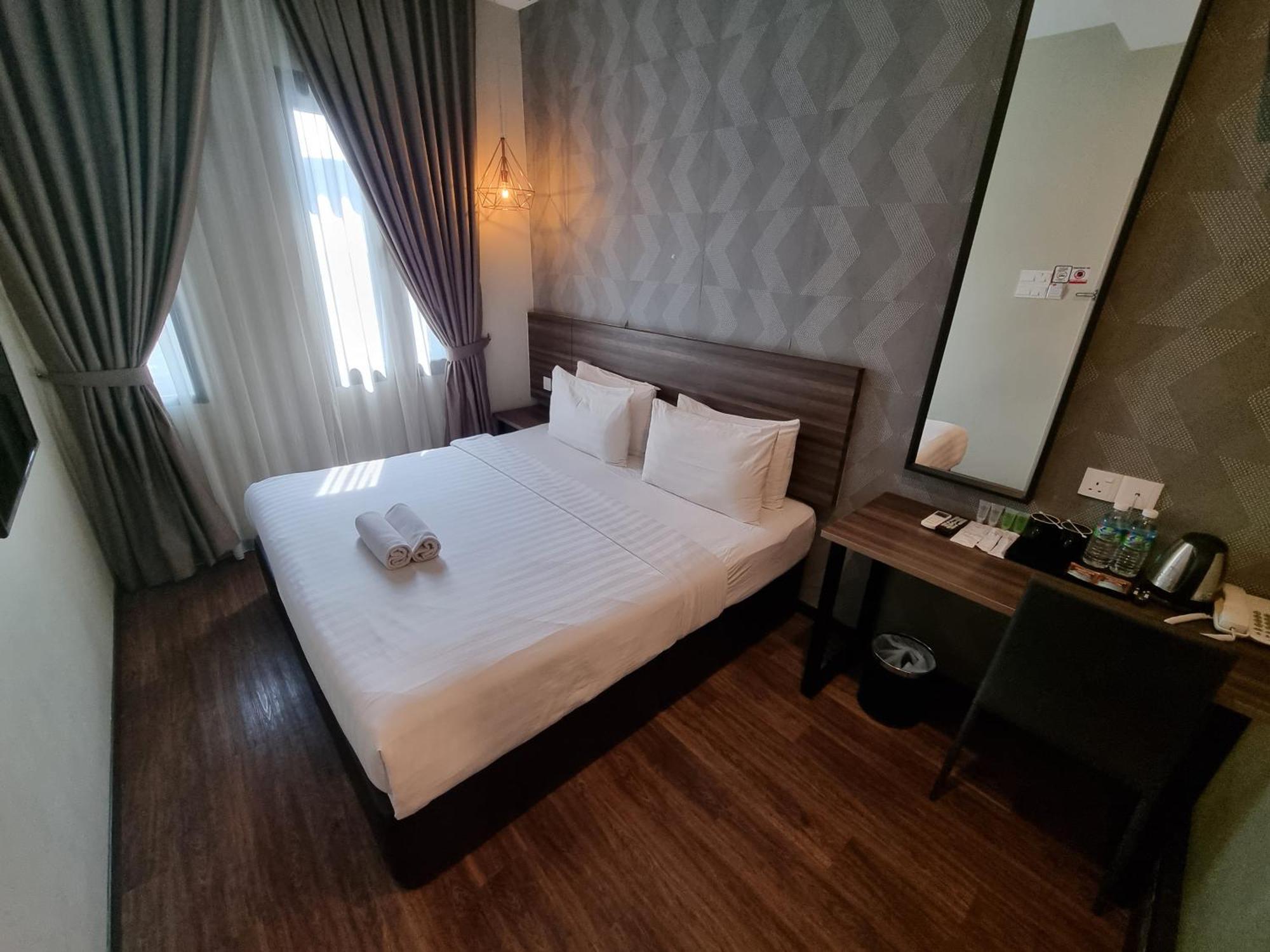 The Square Hotel Skudai Exterior photo