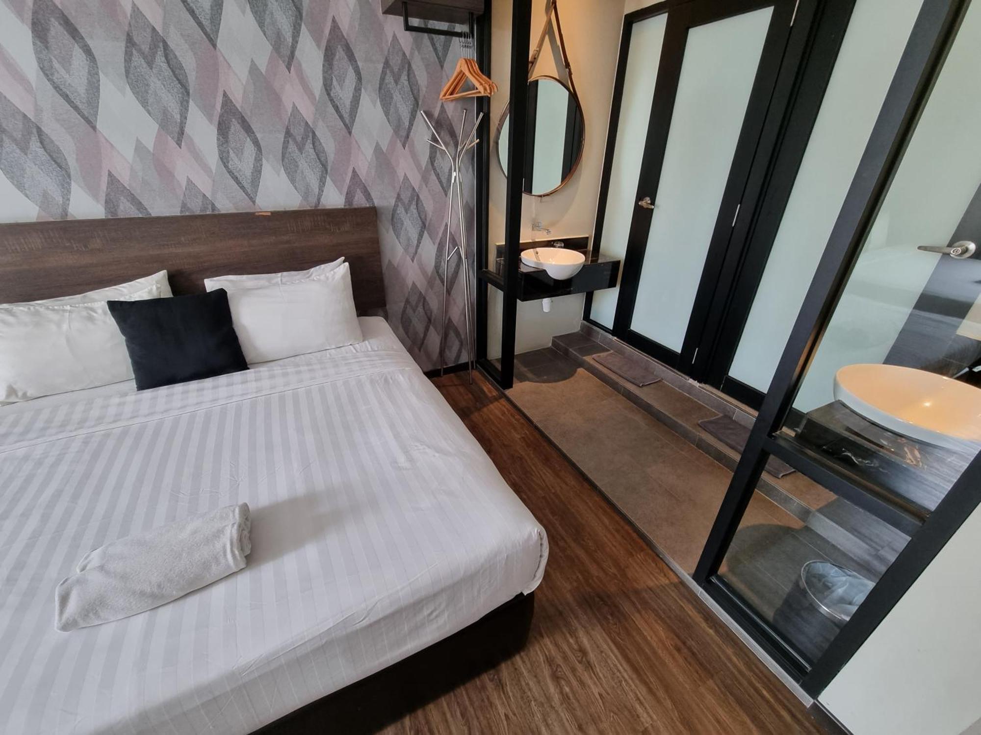 The Square Hotel Skudai Exterior photo