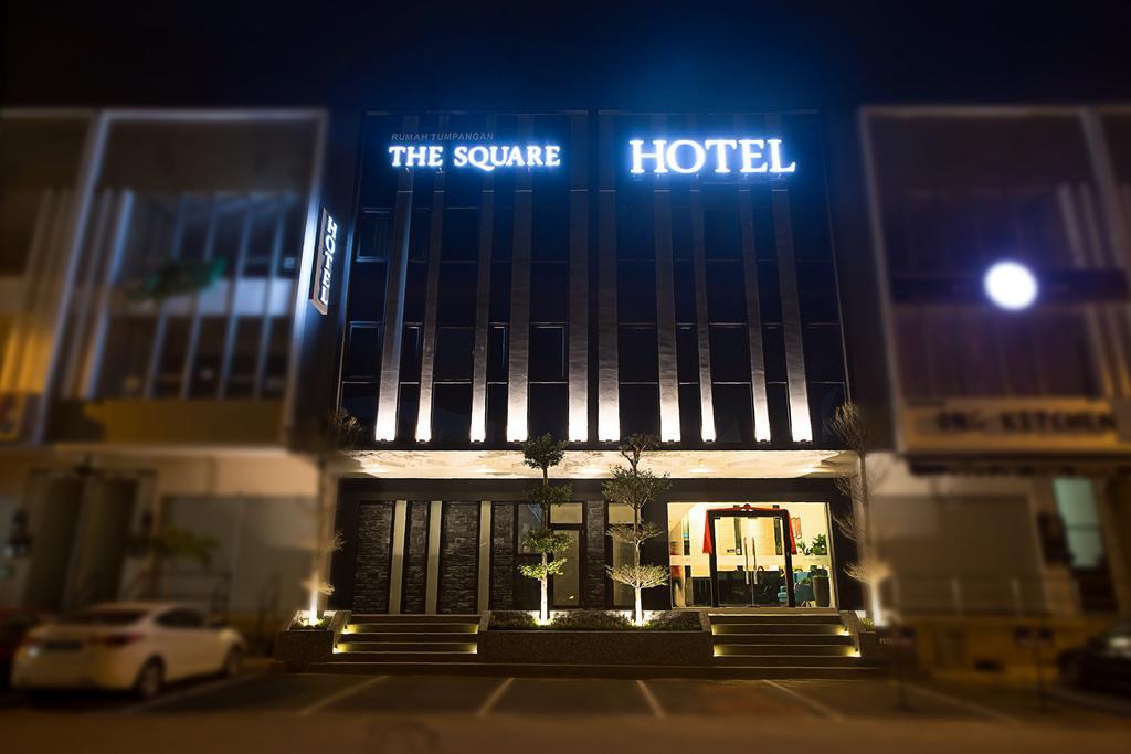 The Square Hotel Skudai Exterior photo